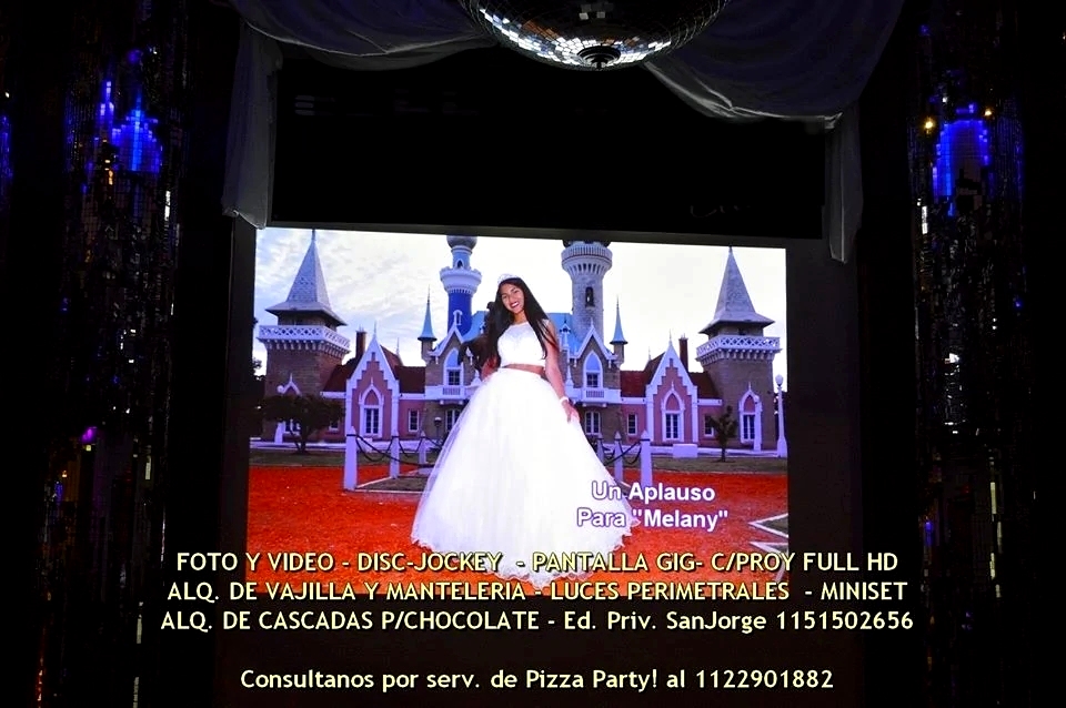 Estructura de Pantalla Gigante en Sal&oacute;n